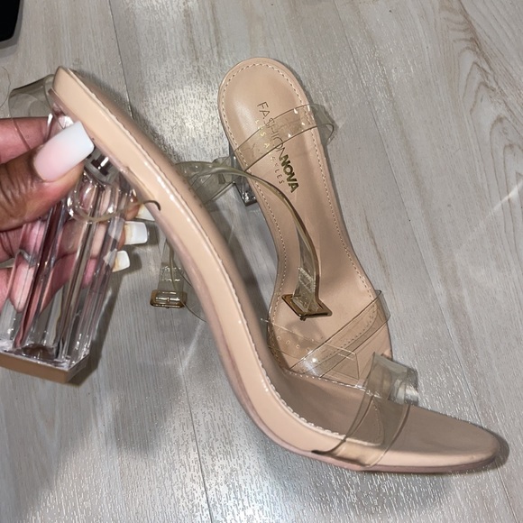 Heels - Picture 3 of 3